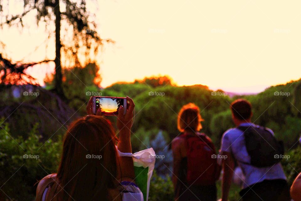 People watching the sunset 