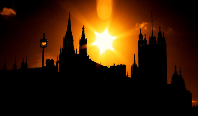 italy sunset london parliament by olijohnson