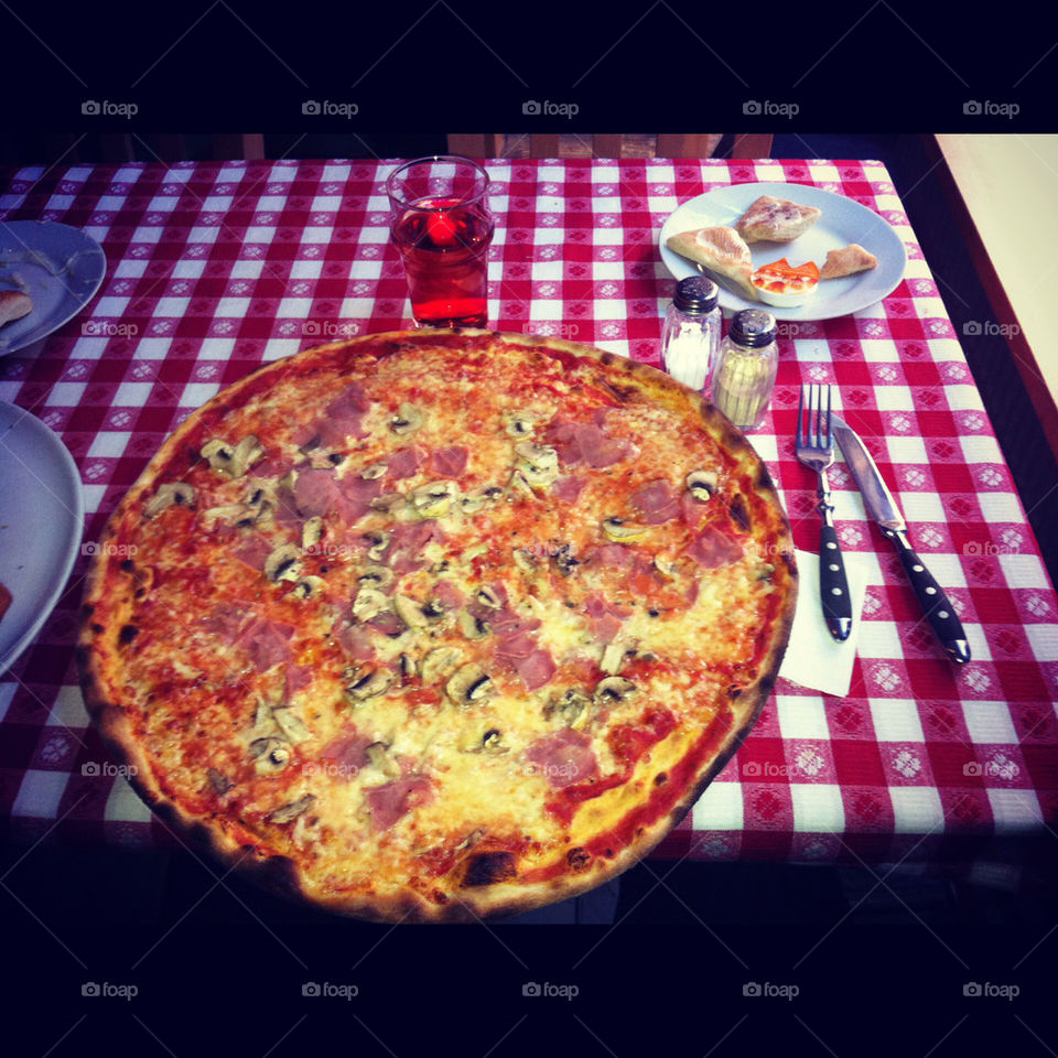italy food pizza big by jeppaer