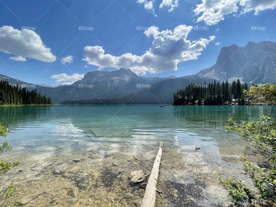 Mountain view on Emerald Lake