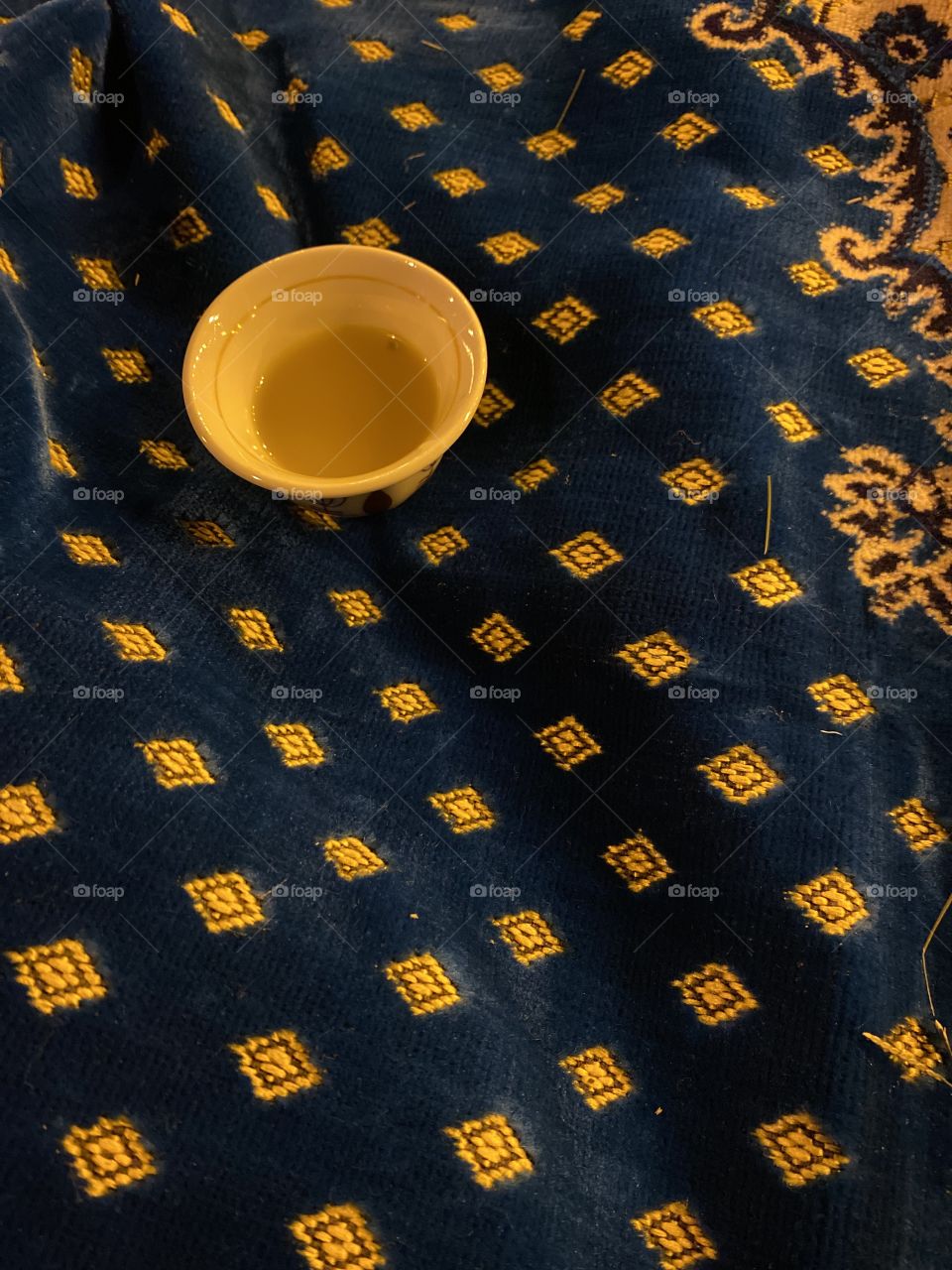 I went for a walk in the modest, beautiful and quiet neighborhood garden, and then we sat down and drank our delicious coffee.