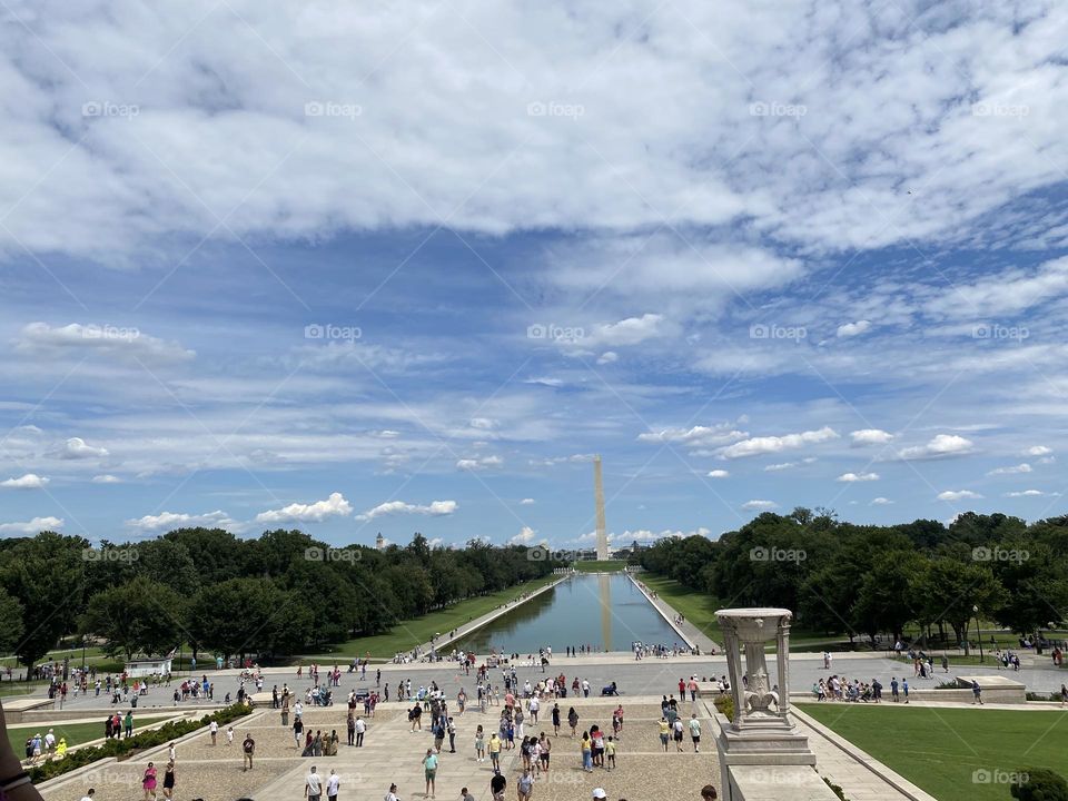 Pencil-shaped monument in the city of Washington, USA. In the city there are beautiful architectural works. 