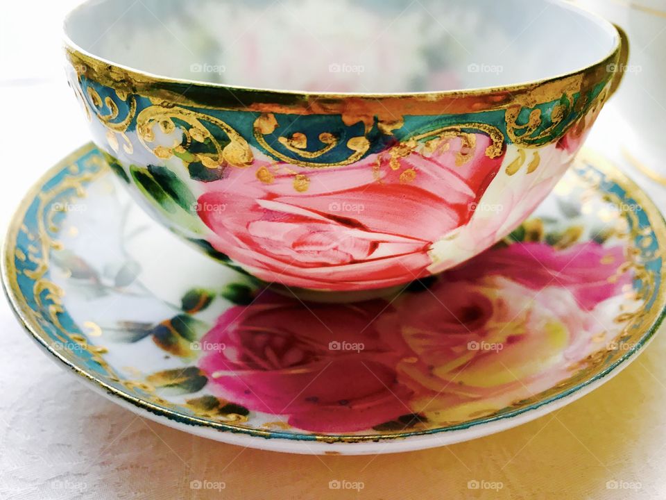 Rose teacup 