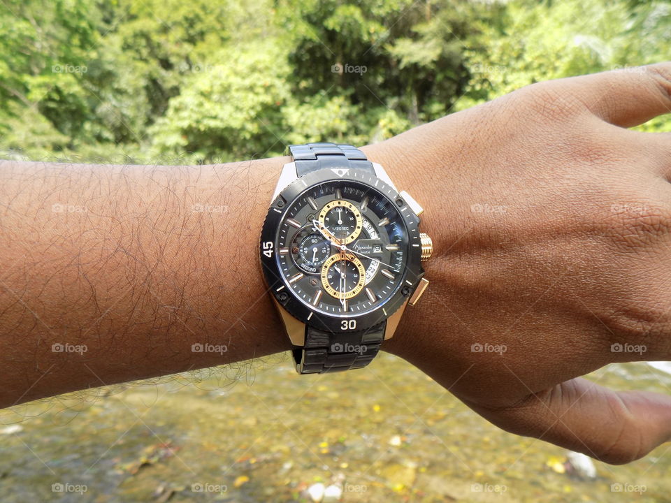 Tours to the jungle river passes through cold aceh halimon