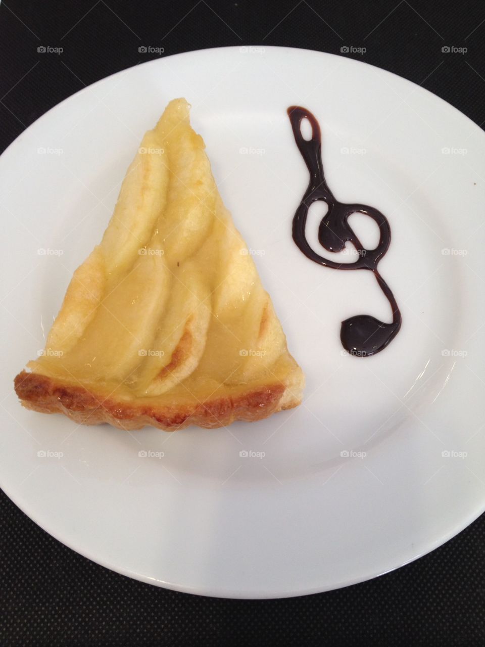 Apple pie with music, nice dessert