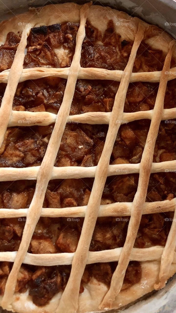 Delicious apple pie bread