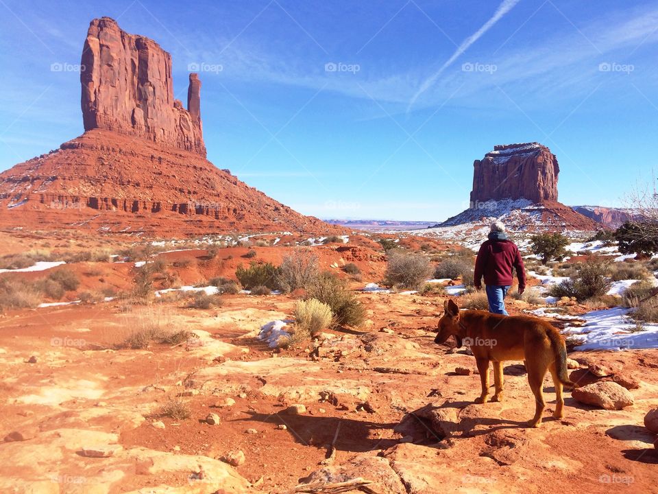 Hiking through Monument Valley 