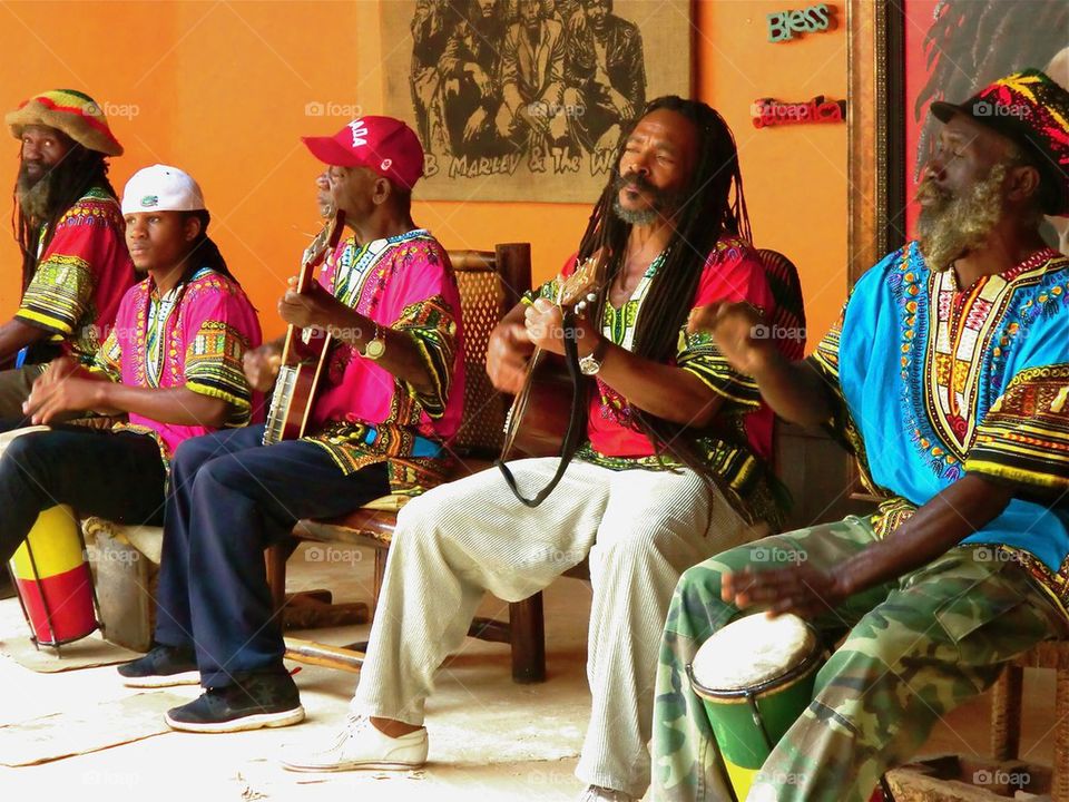 Band plaing reaggae inThe Bob Marley Birthplace in Jamaica