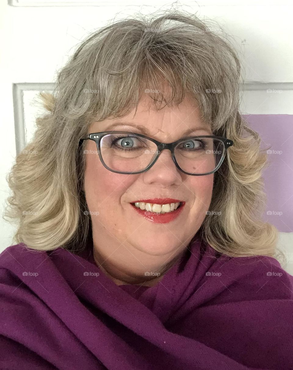 49 year old woman with a shag haircut 