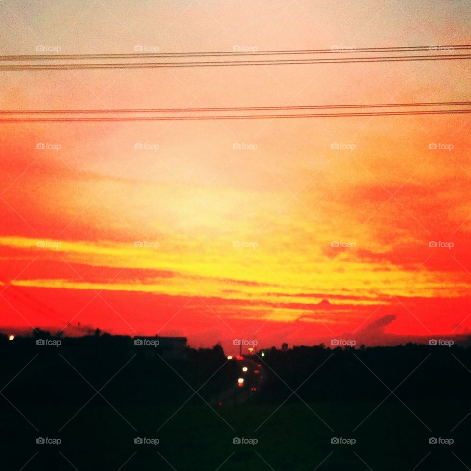 🌅Desperte, #Jundiaí!
Cores maravilhosas do #domingo que se levanta.
🍃
#sol #sun #sky #céu #photo #nature #morning #alvorada #natureza #horizonte #fotografia #pictureoftheday #paisagem #inspiração #amanhecer #mobgraphy #mobgrafia #FotografeiEmJundiaí