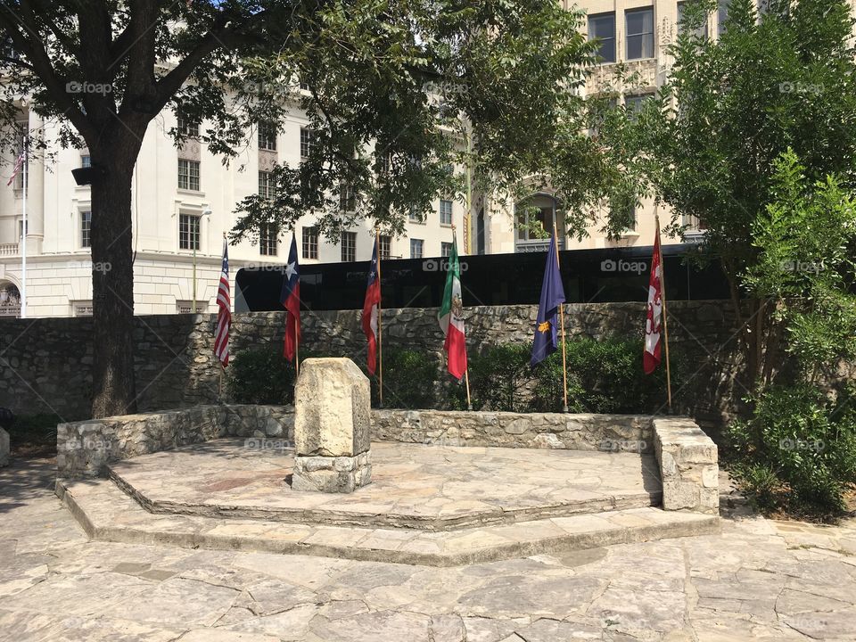 American, Texas, Mexican, Spanish and other flags
Remember The Alamo