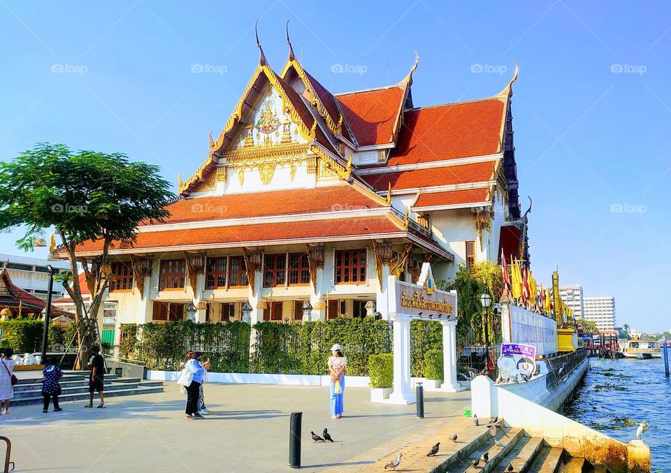 Wat Rakhang Kositaram Woramahawihan