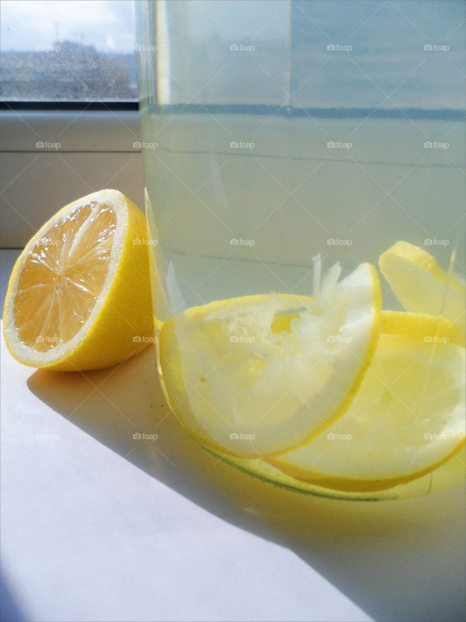 home lemonade with lemon