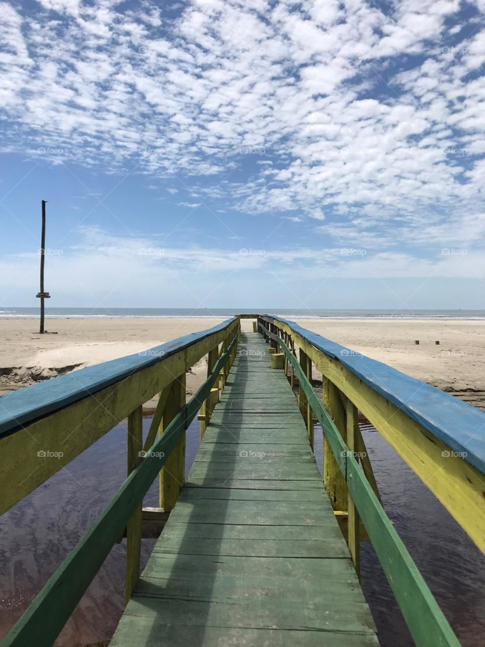 Passeio sobre riacho no encontro com o mar em Ilha Comprida - SP