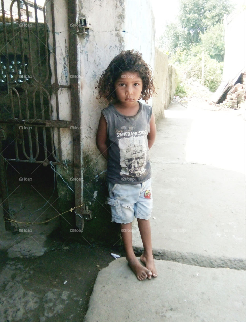 Photographs of a small boy/photos of innocent children/photos of children standing in natural posture/photos of children standing in style/best photos of Indian children/one poor boy photo/little boy in style photo/good boy photo