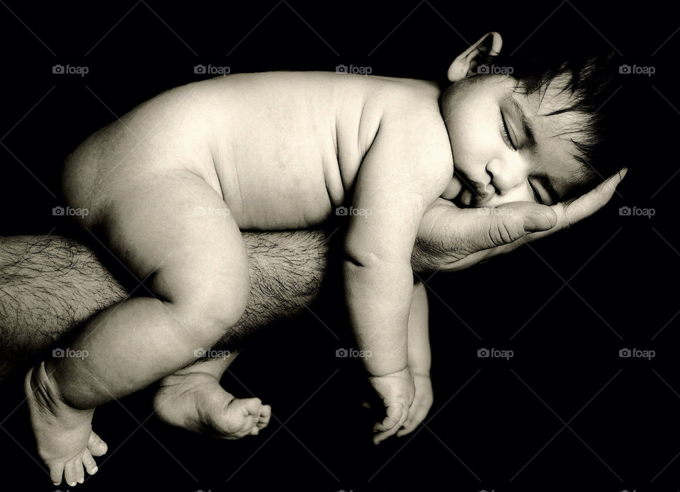 portrait black and white newborn by jbrinkler