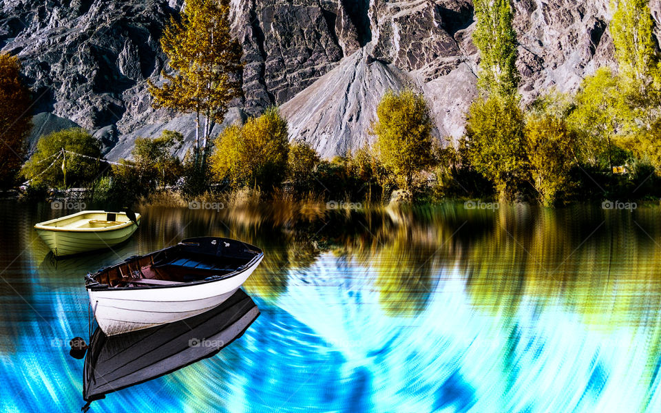 beautiful mountain range water reflection photography