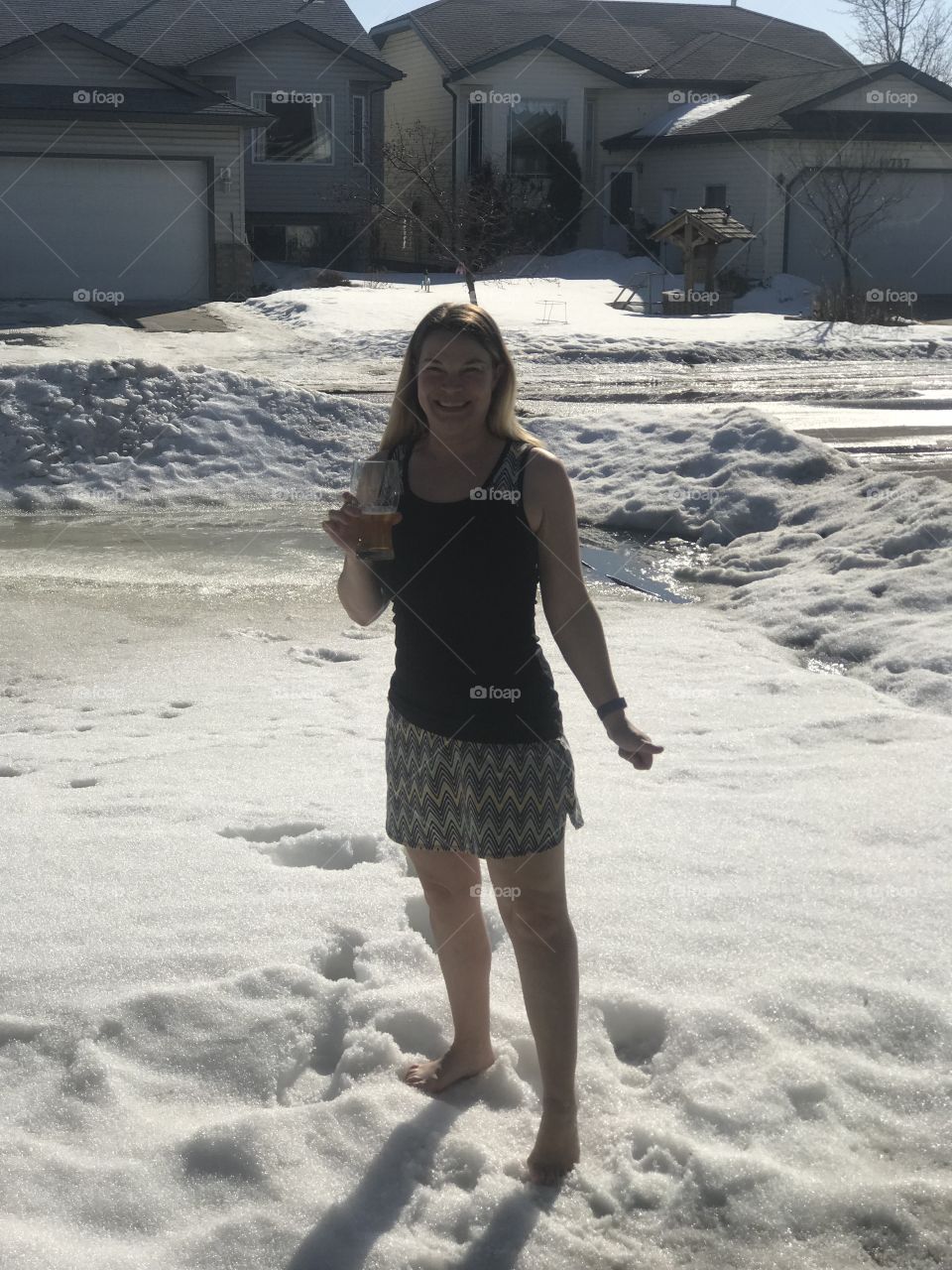 Drinking beer in the snow