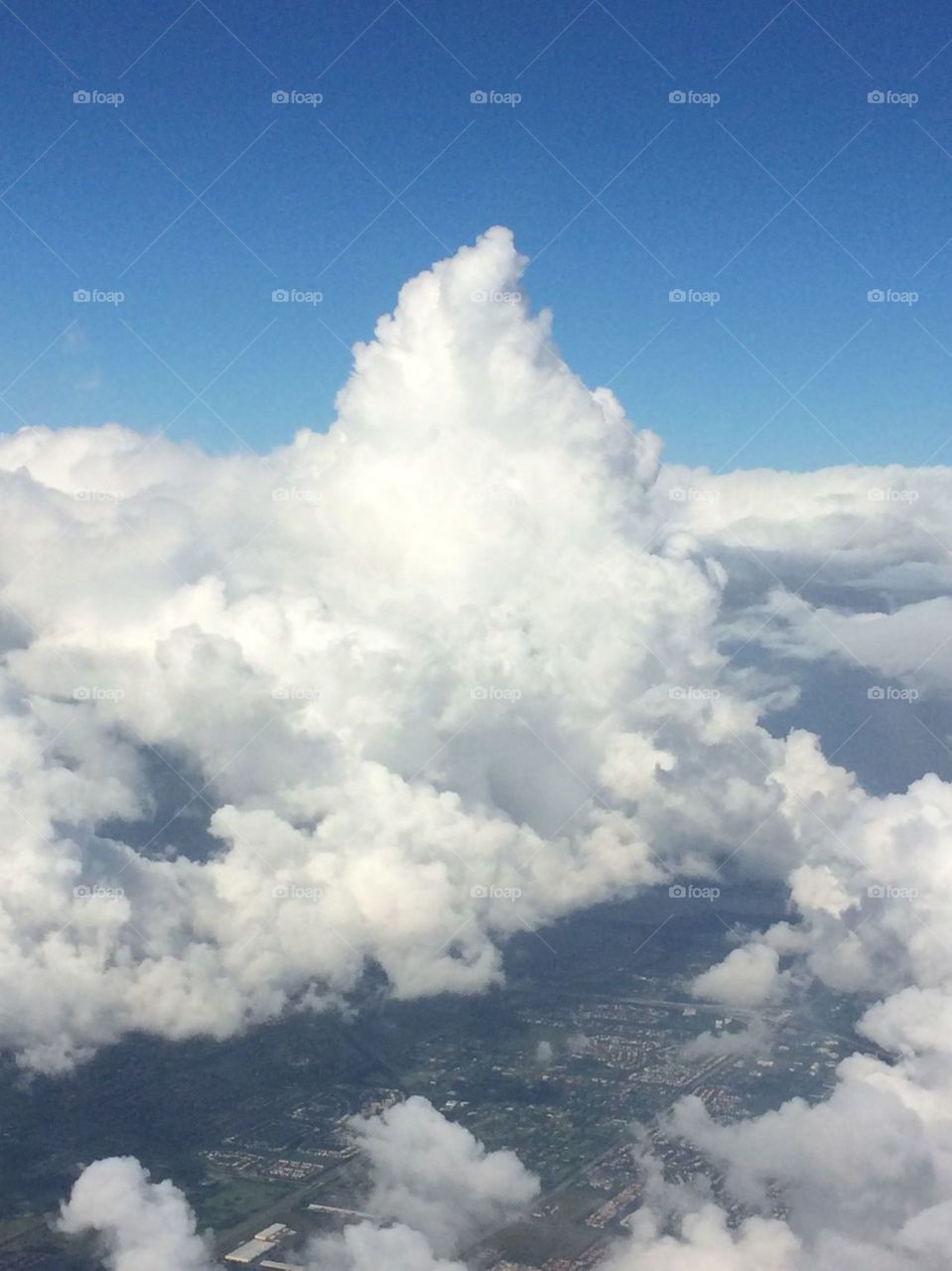 Cloud formation 2. Loud formation over Miami on takeoff