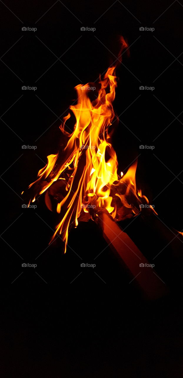 Cold autumn evenings next to the warm relaxing bonfire