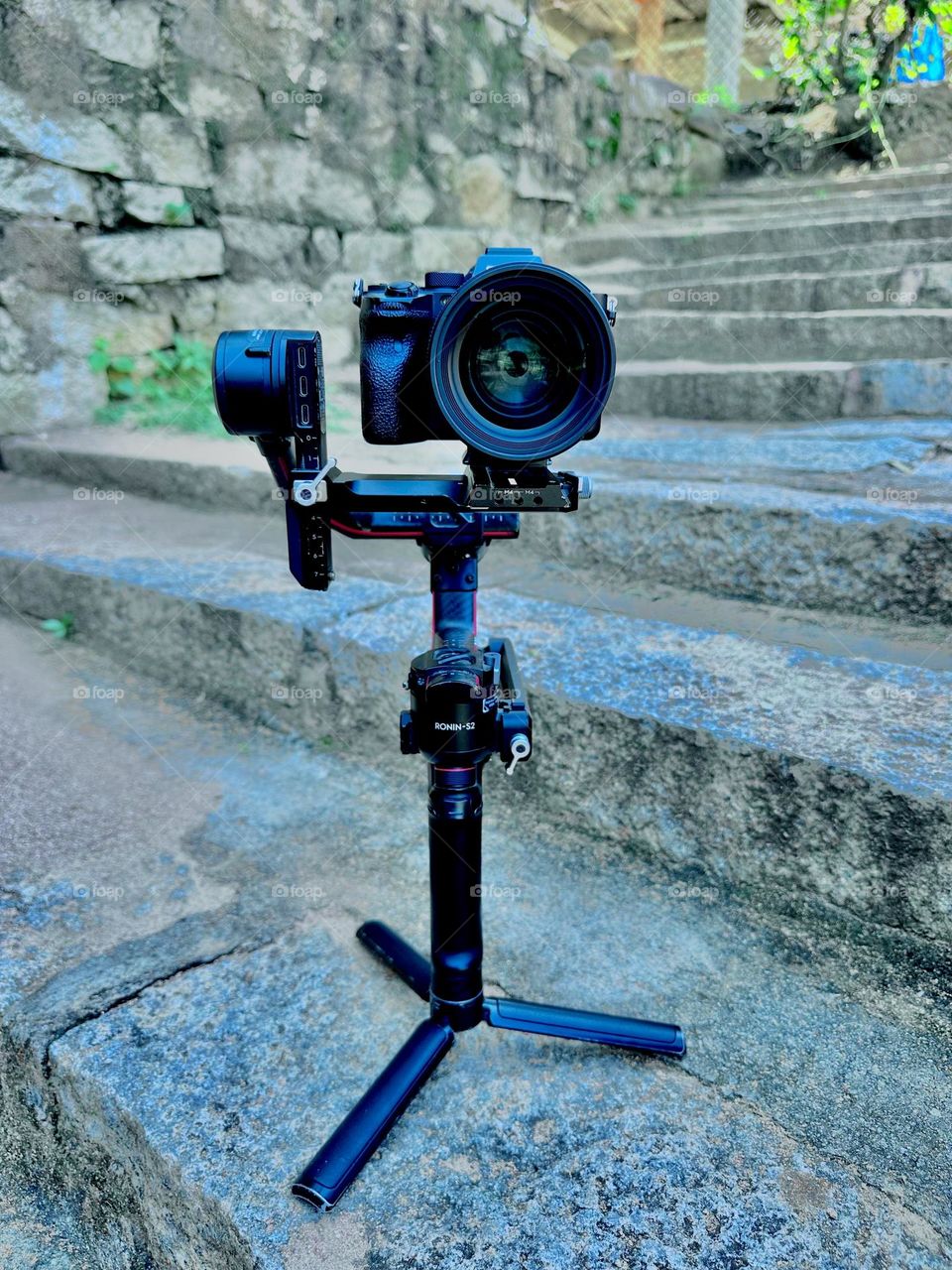 Mini tripod and camera