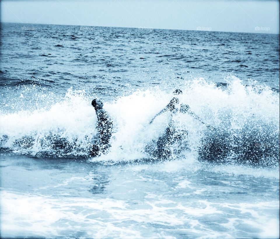 Surfing. Wave playing