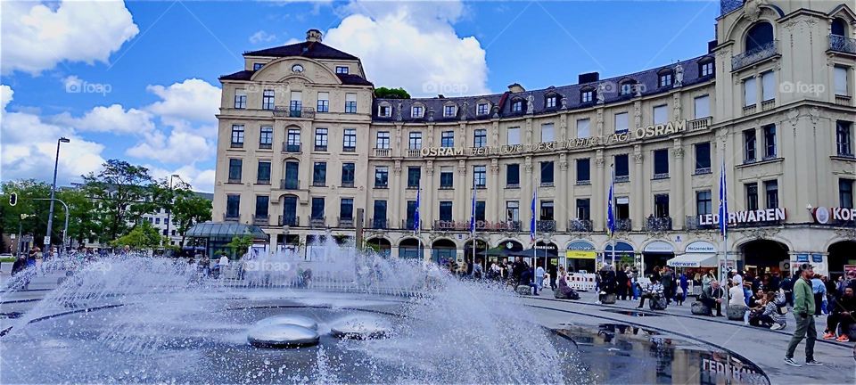 This is a beautiful fountain in „Munich“, „München“, „Bavaria“, Germany in the vicinity of the „DEUTSCHES THEATER“, the „GERMAN THEATER“. 2024. Hypnotic Productions