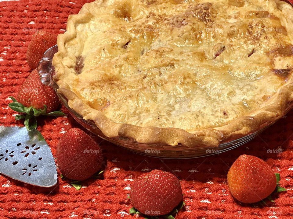 Glimmers: Small Moments of Happiness  - A close look of my favorite pie (strawberry/rhubarb) before I devoured it