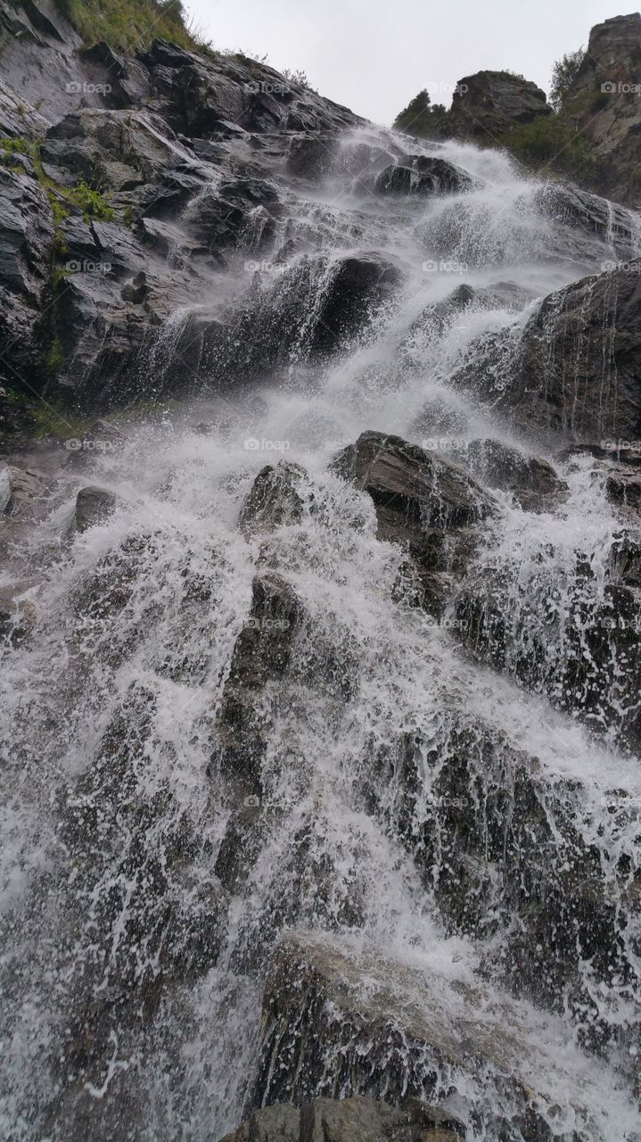 #waterfall #balealakeromania #transfagarasan #travel #montain #freshair #freedom #placetobe #cold #fog #nature #sky #carpatimountains