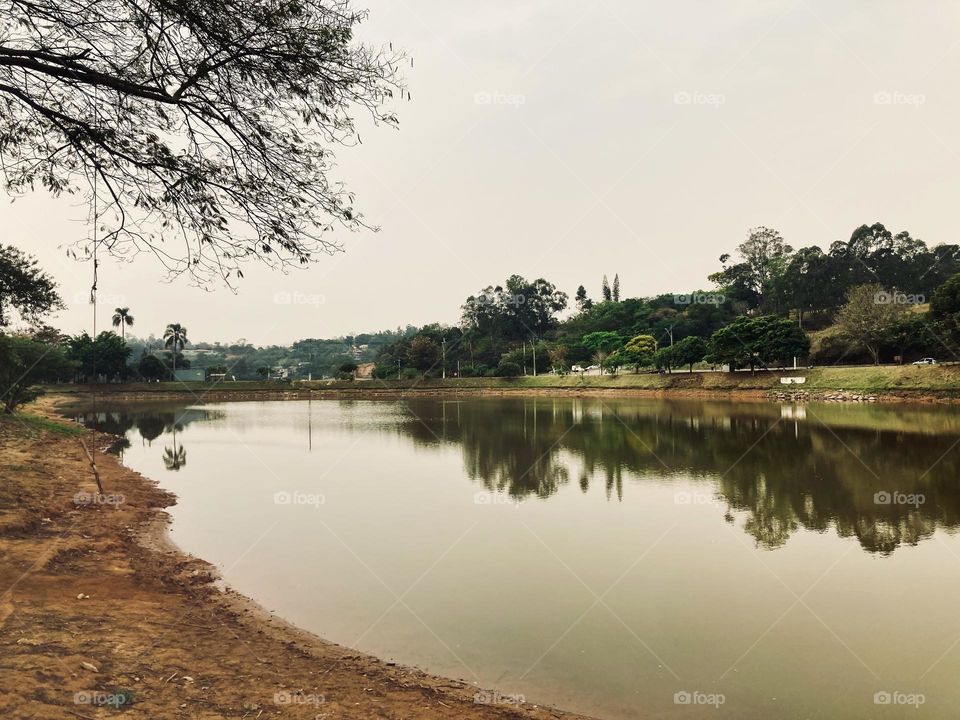 No Vale Azul, tudo cinza. Cadê as bonitas cores no céu?
Fotografar desestressa….
📸
#FOTOGRAFIAéNOSSOhobby
#amanhecer #morning #sky #céu #natureza #horizonte #fotografia #paisagem #landscapes #inspiração #mobgrafia #XôStress #nuvens #clouds