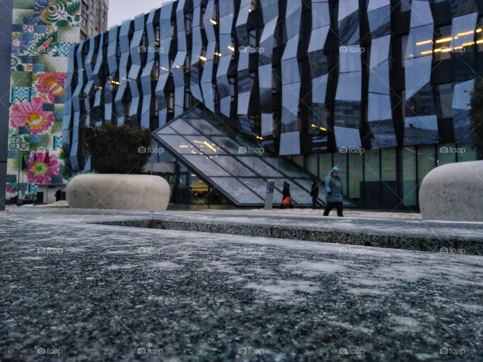 Современное здание