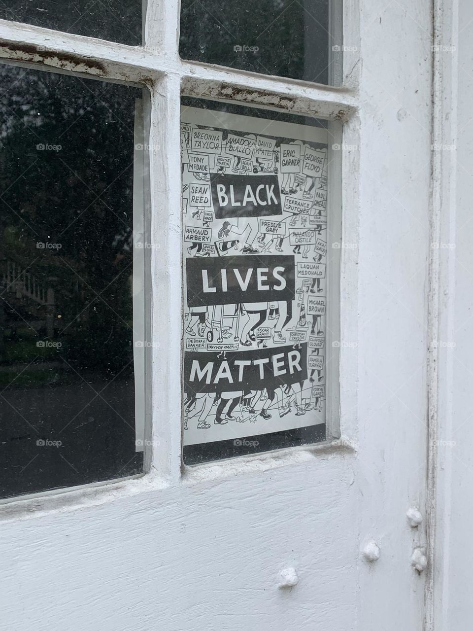 Black Lives Matter sign on a building I passed by. 🤍
