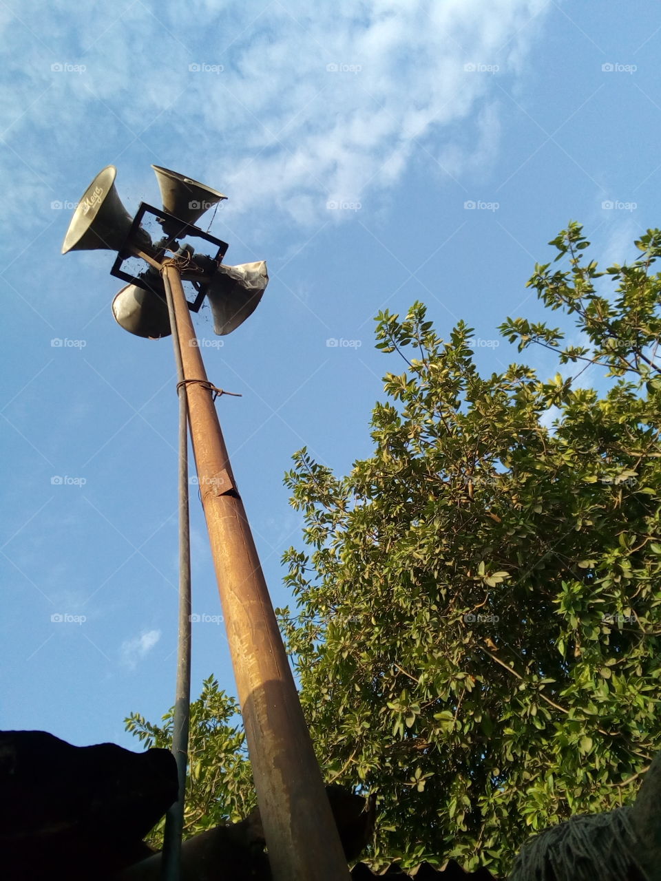 speaker pole