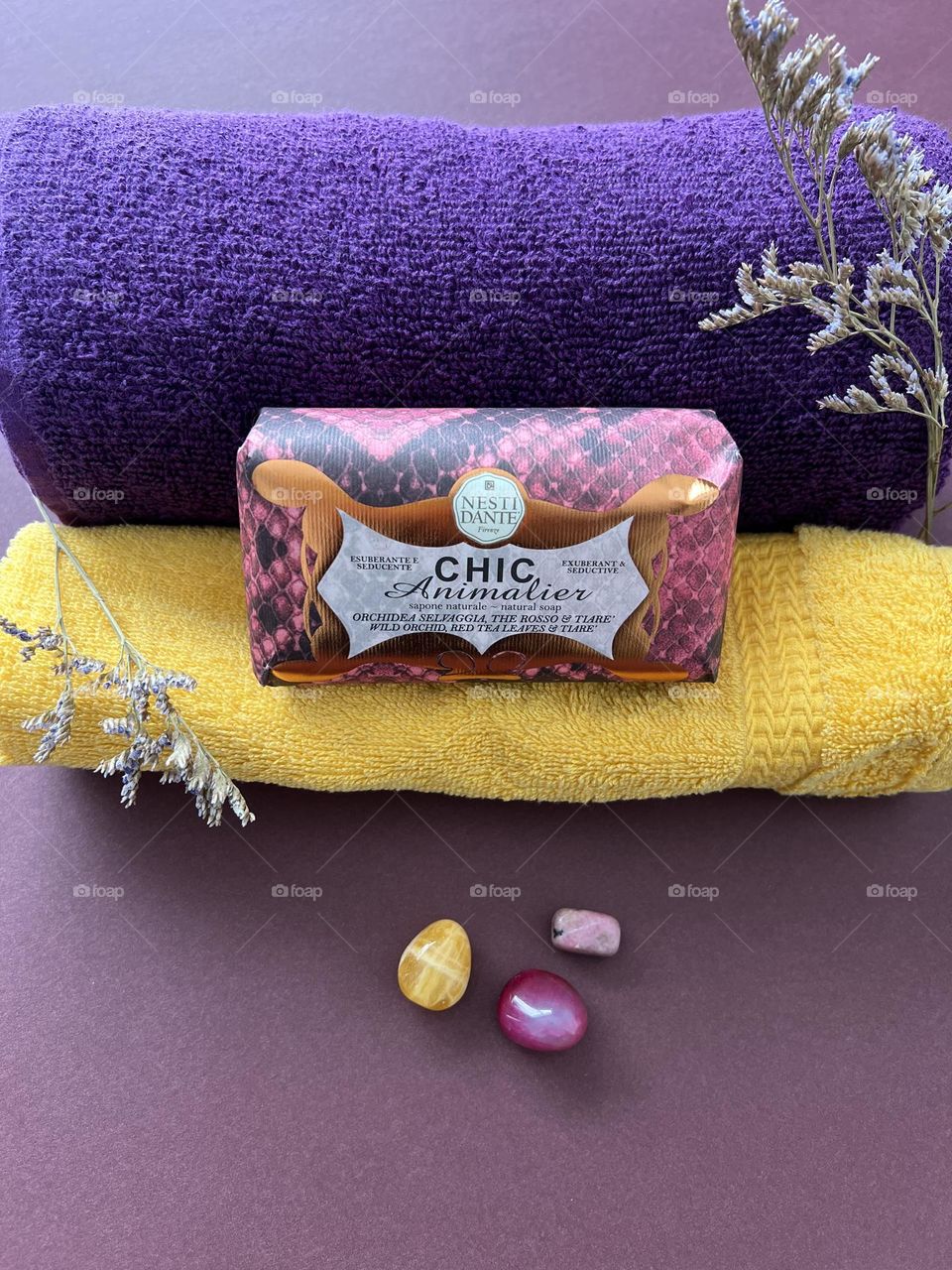 Nesti Dante CHIC Animalier natural soap with wild orchid, red tea leaves and tiare. 