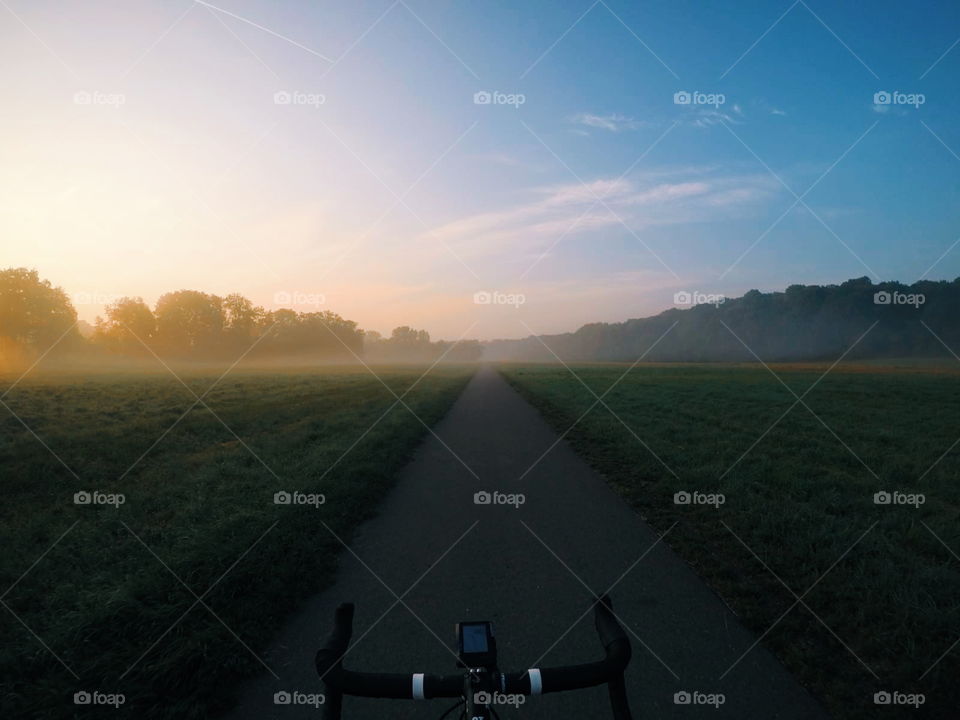 End of summer. Means fog on my morning ride with my roadbike. It is a bit romantic, isn't it? I love to start a day like this. Blue sky, morning sun, end of august.