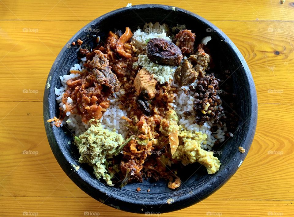 Chatty chor is a spicy Indian sausage that's perfect for snacking or as a side dish. With its bold flavors and unique taste, it's sure to satisfy your cravings and leave you wanting more.