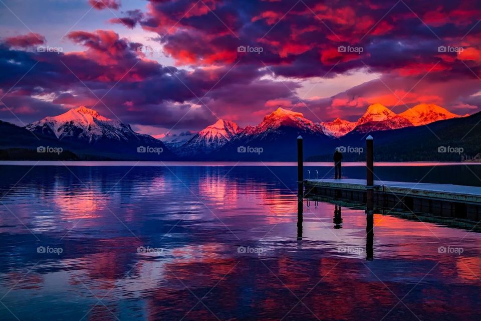 Reflection water sky clouds 