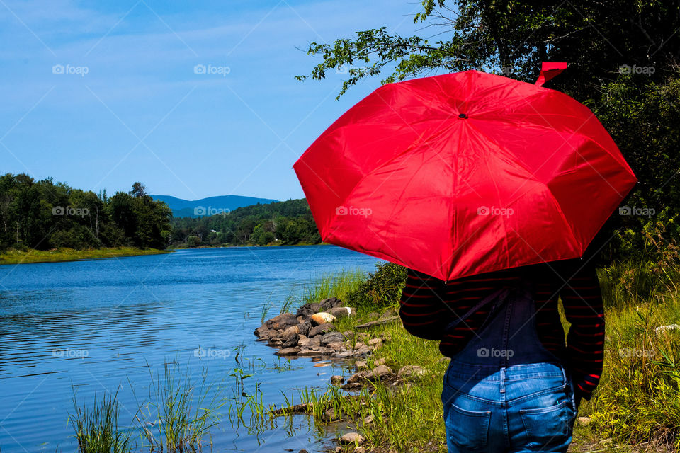 It’s a nice day out! Always protect yourselves from the sun! SPF and a great umbrella would help! Here’s a great umbrella of high quality and exquisite design from totes! 