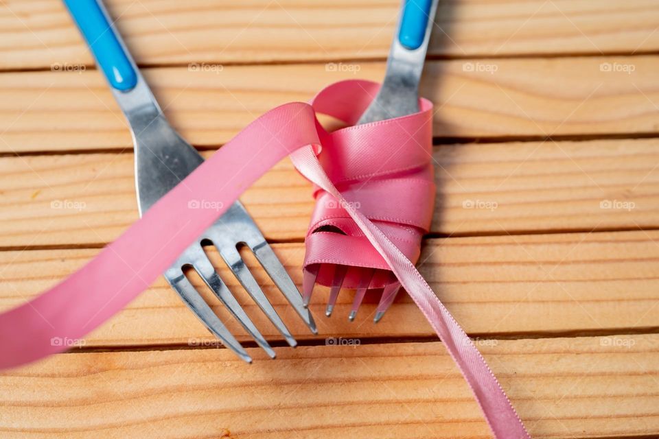 fork with ribbon