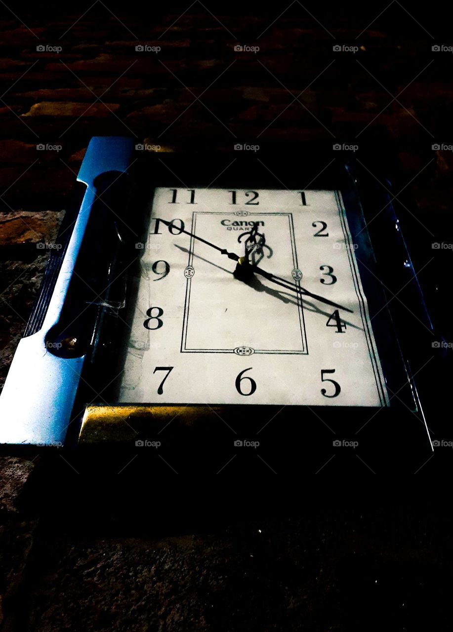 Rectangular frame clock ⏰