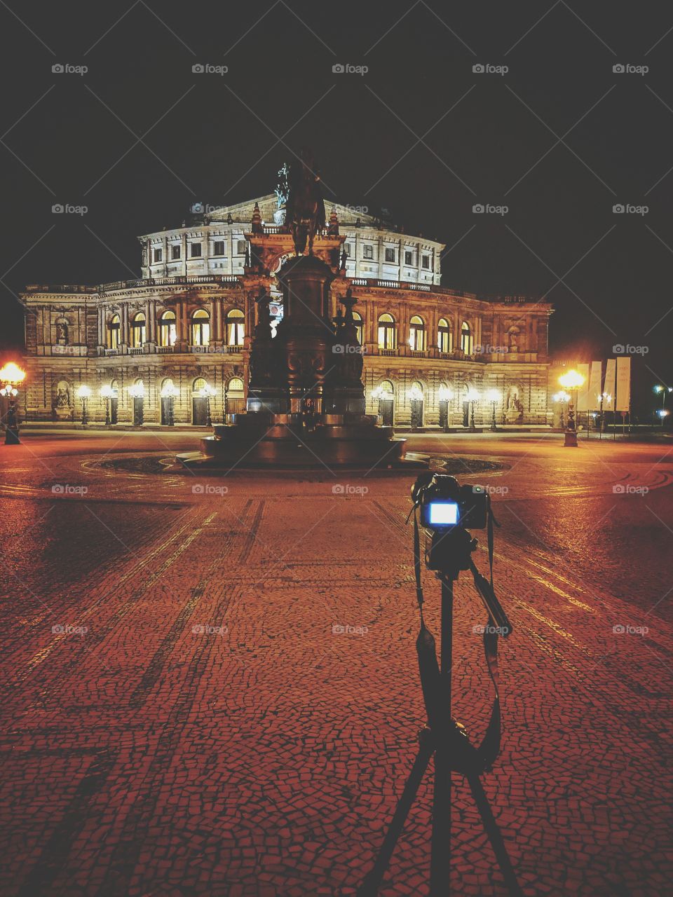 Dresden Photoshooting in Night Semperoper