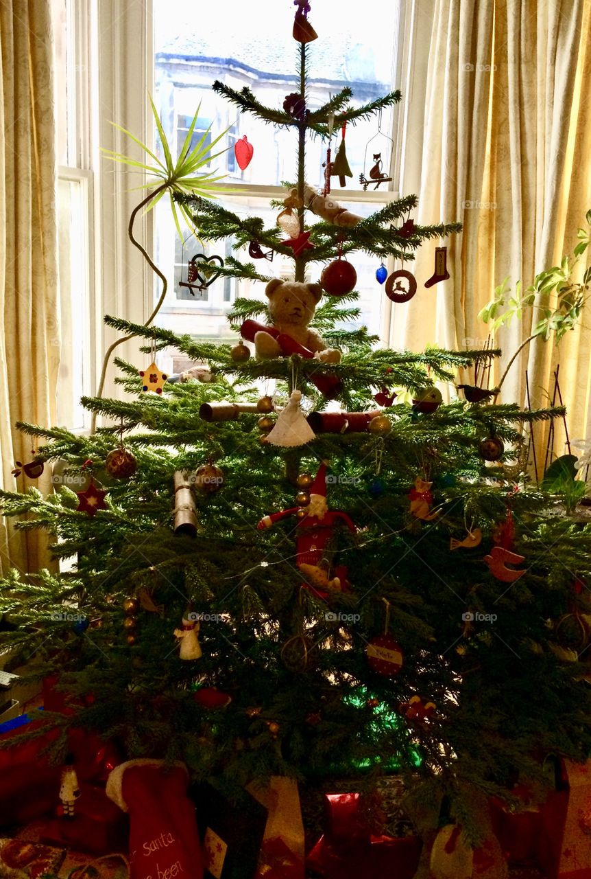 Christmas tree with presents