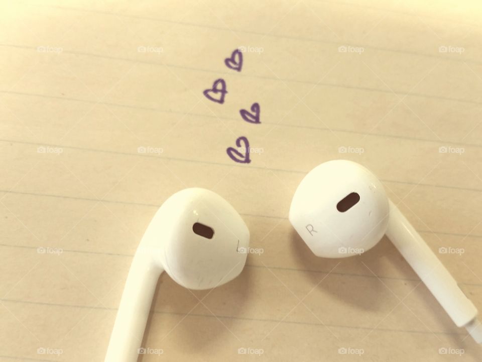 school earbuds in love