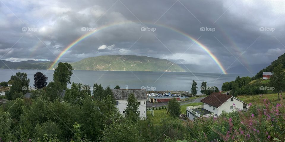 Under the rainbow 