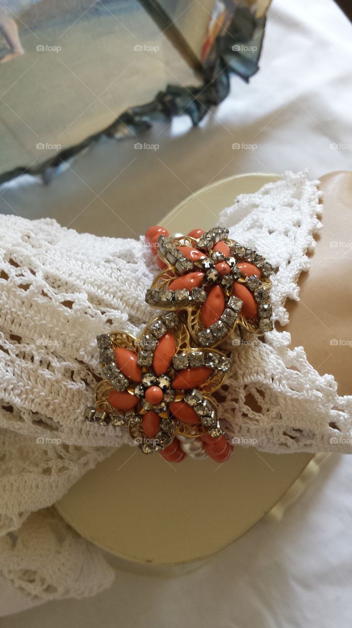 Vintage Jewelry, Miriam Haskell Coral Memory Wire Bracelet
