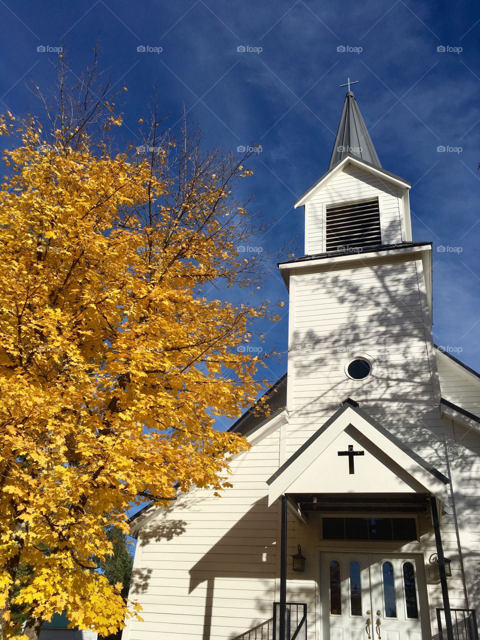 Autumn church 