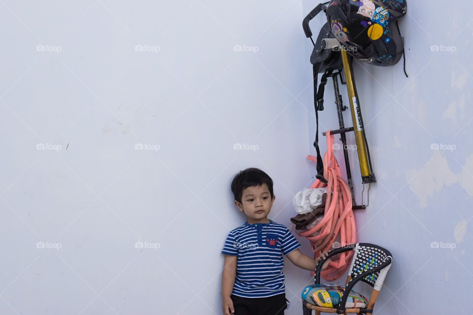 kid In the corner