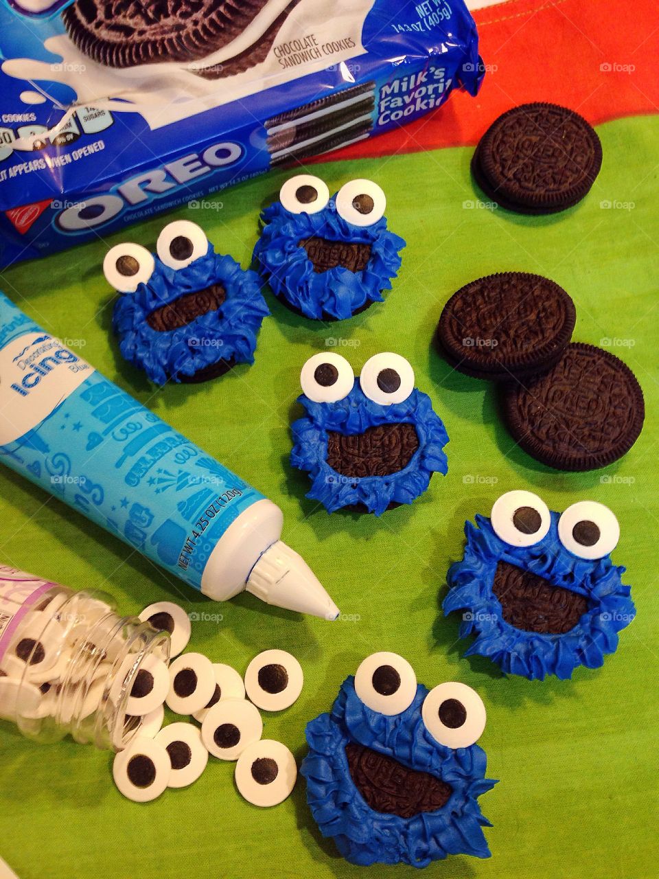 Creatively with Oreo Cookies. 