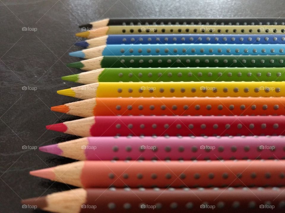 Arrangement of colored Pencils
