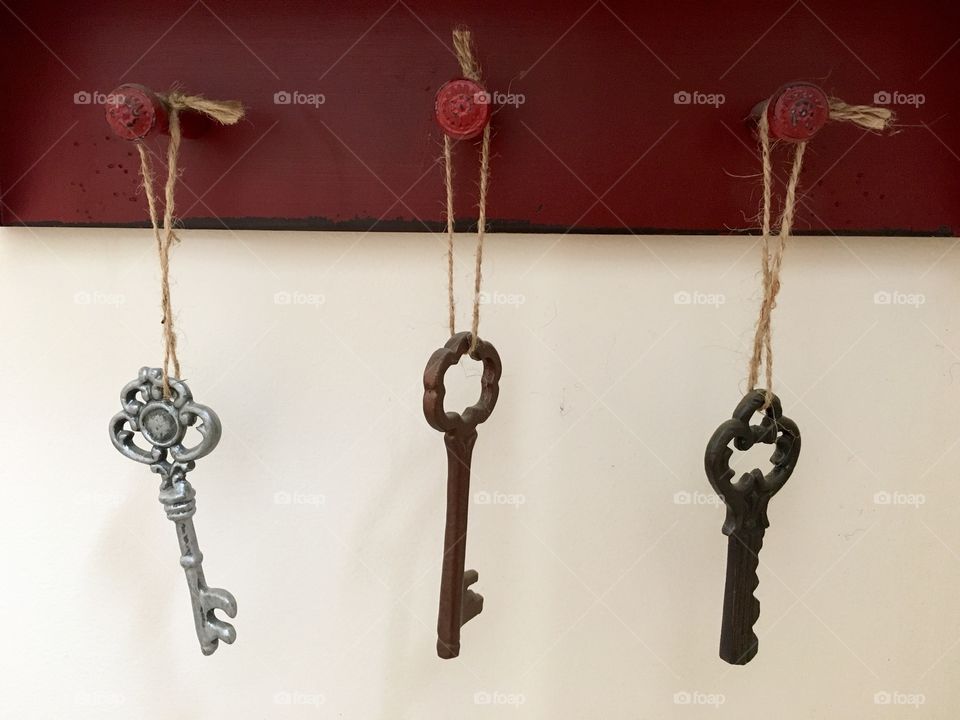 Hanging skeleton keys